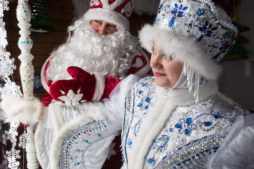 химчитска костюма деда мороза и снегурочки с украшениями